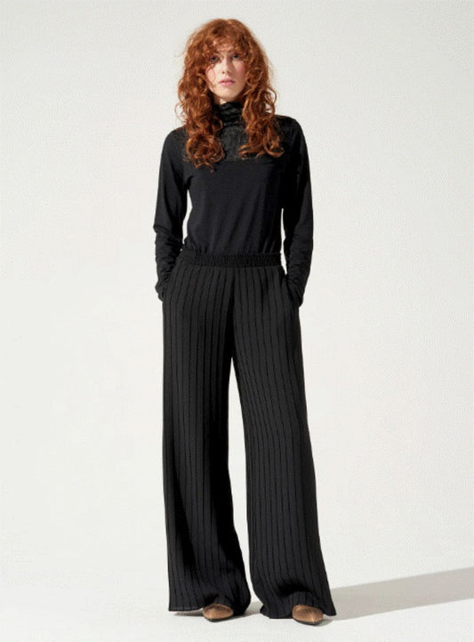 Cotélac Wide Leg Pleated Pant - Black