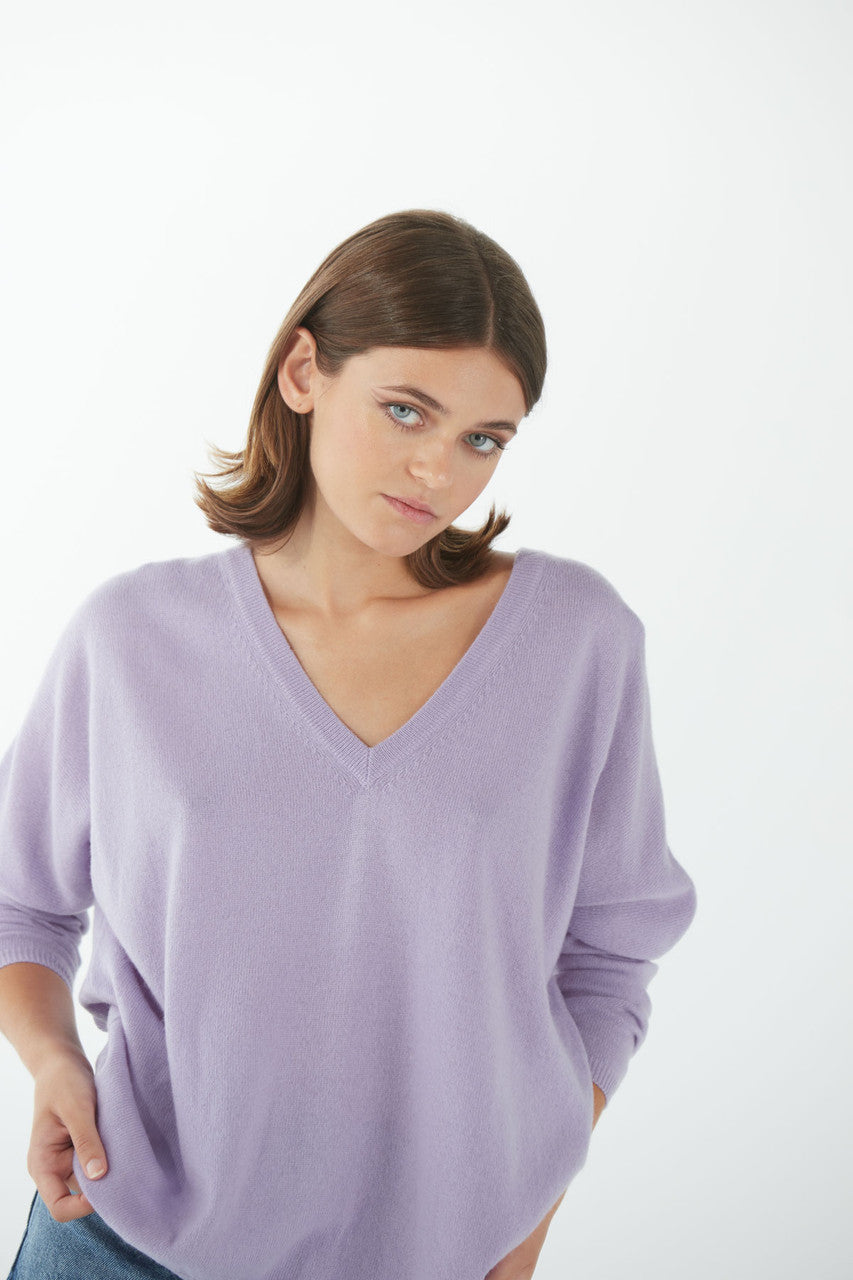 Stone V-Neck Cashmere Sweater - Lilac